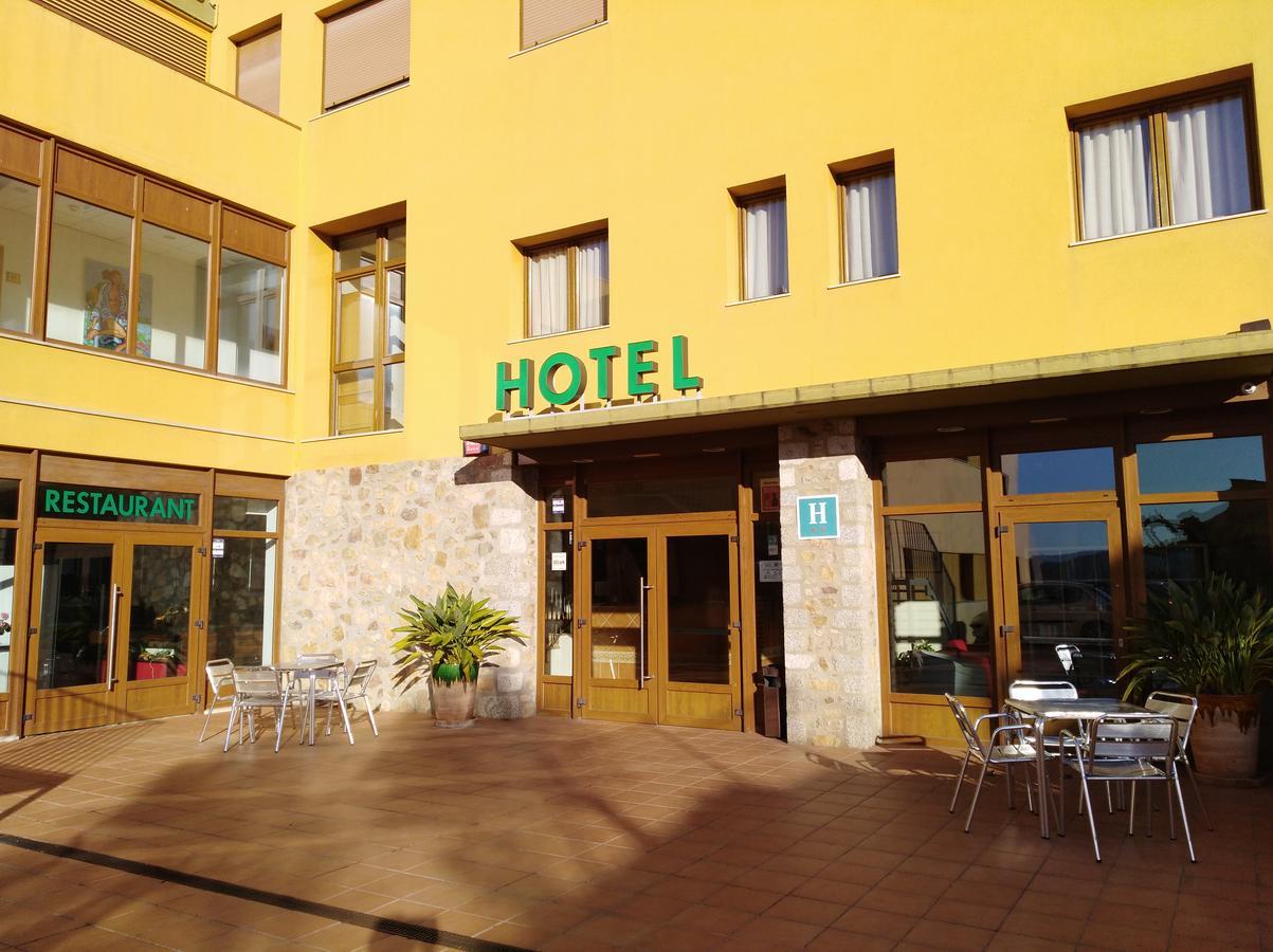 Hotel Font Del Pla La Jonquera Buitenkant foto